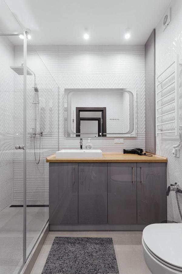 White Apartment In 12 Floor Odessa Exterior foto
